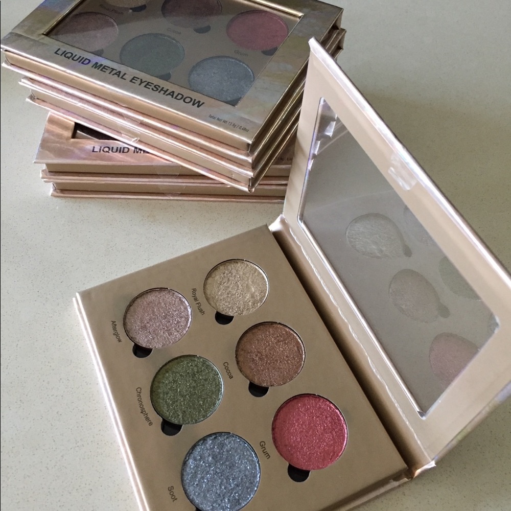 ❤️Liquid metal eyeshadow palette❤️